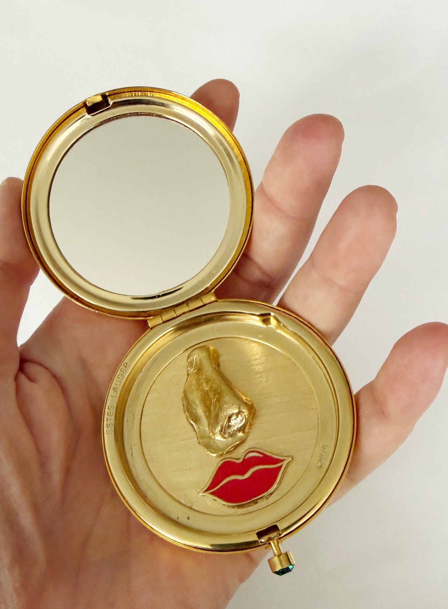 Eye spy compact mirror