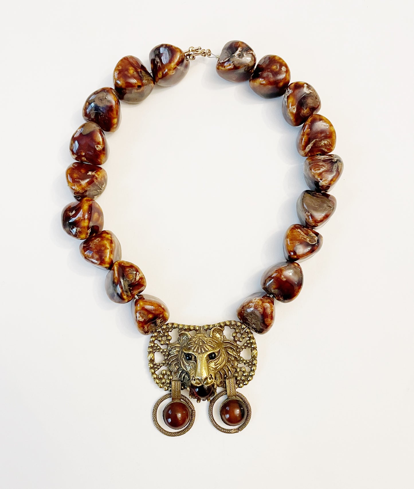 Lux lion choker