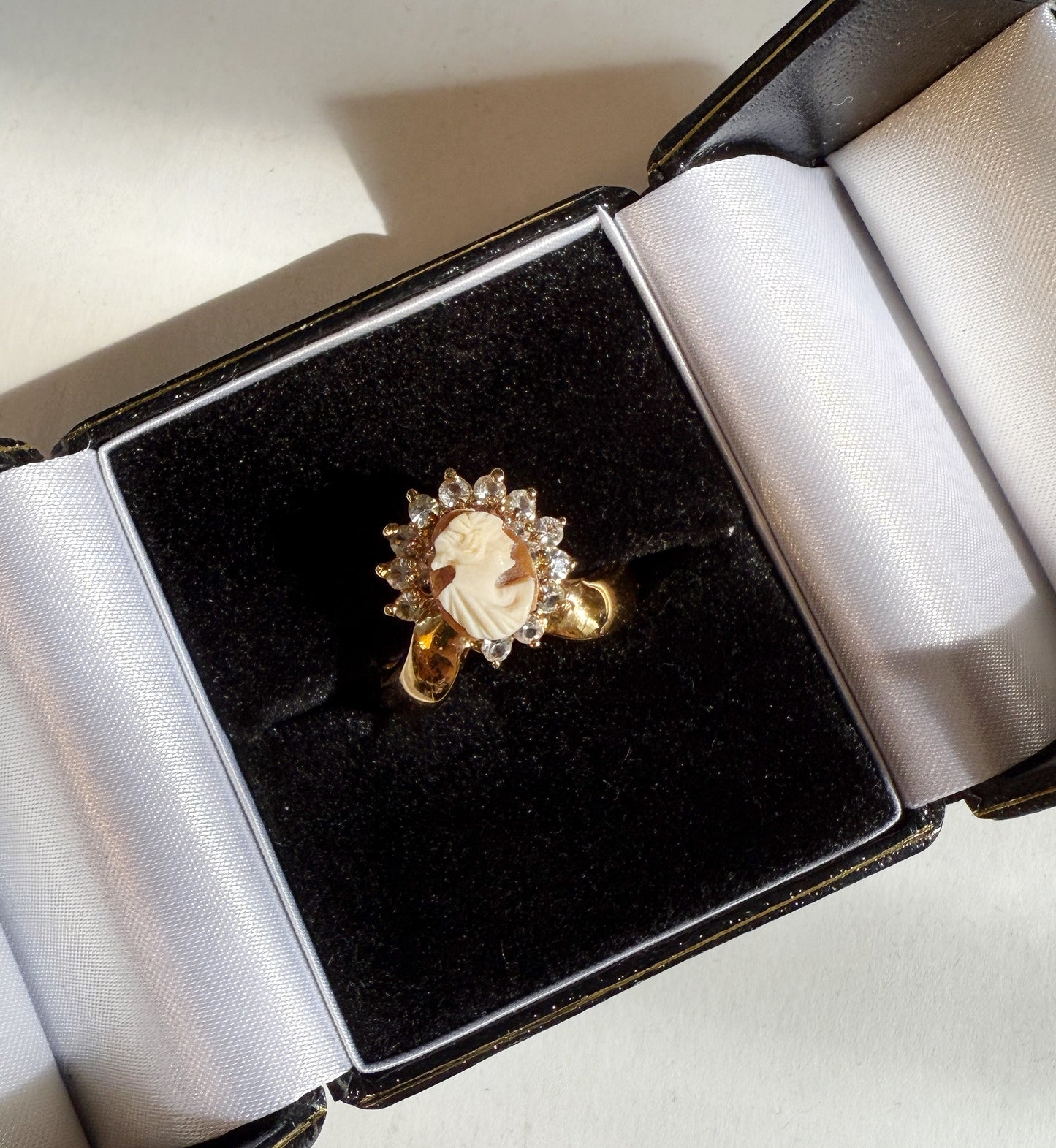 Cameo rhinestone ring