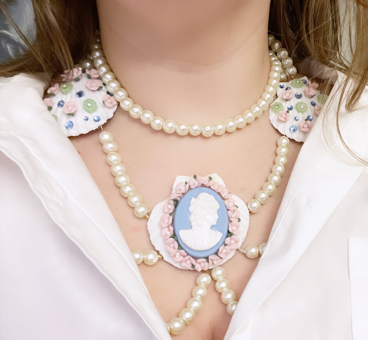 Cameo shell floral necklace