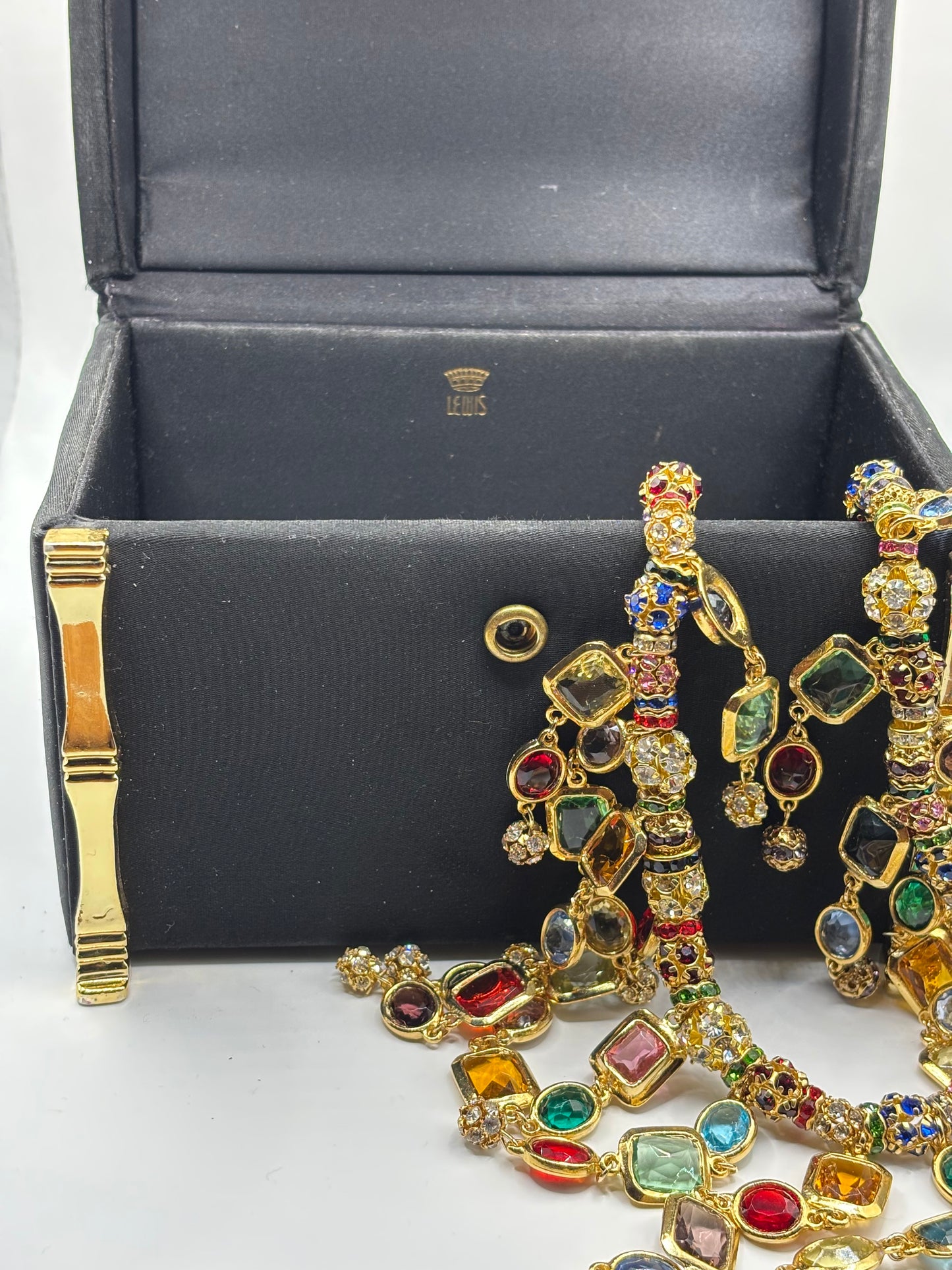 The treasure chest purse