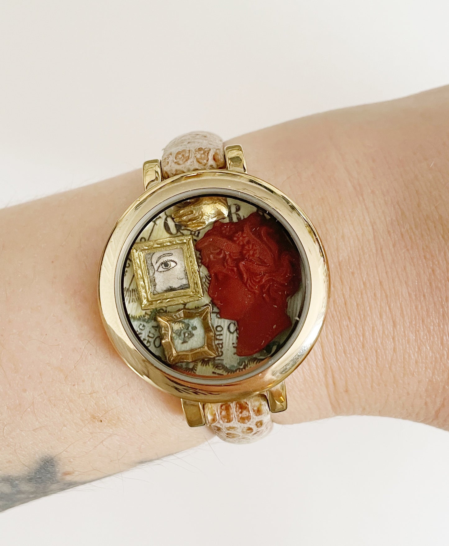 Miniature Marvels cameo gallery wall watch