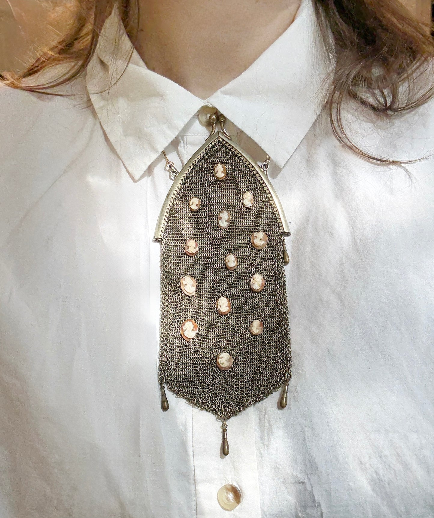 Antique cameo chainmail necklace purse