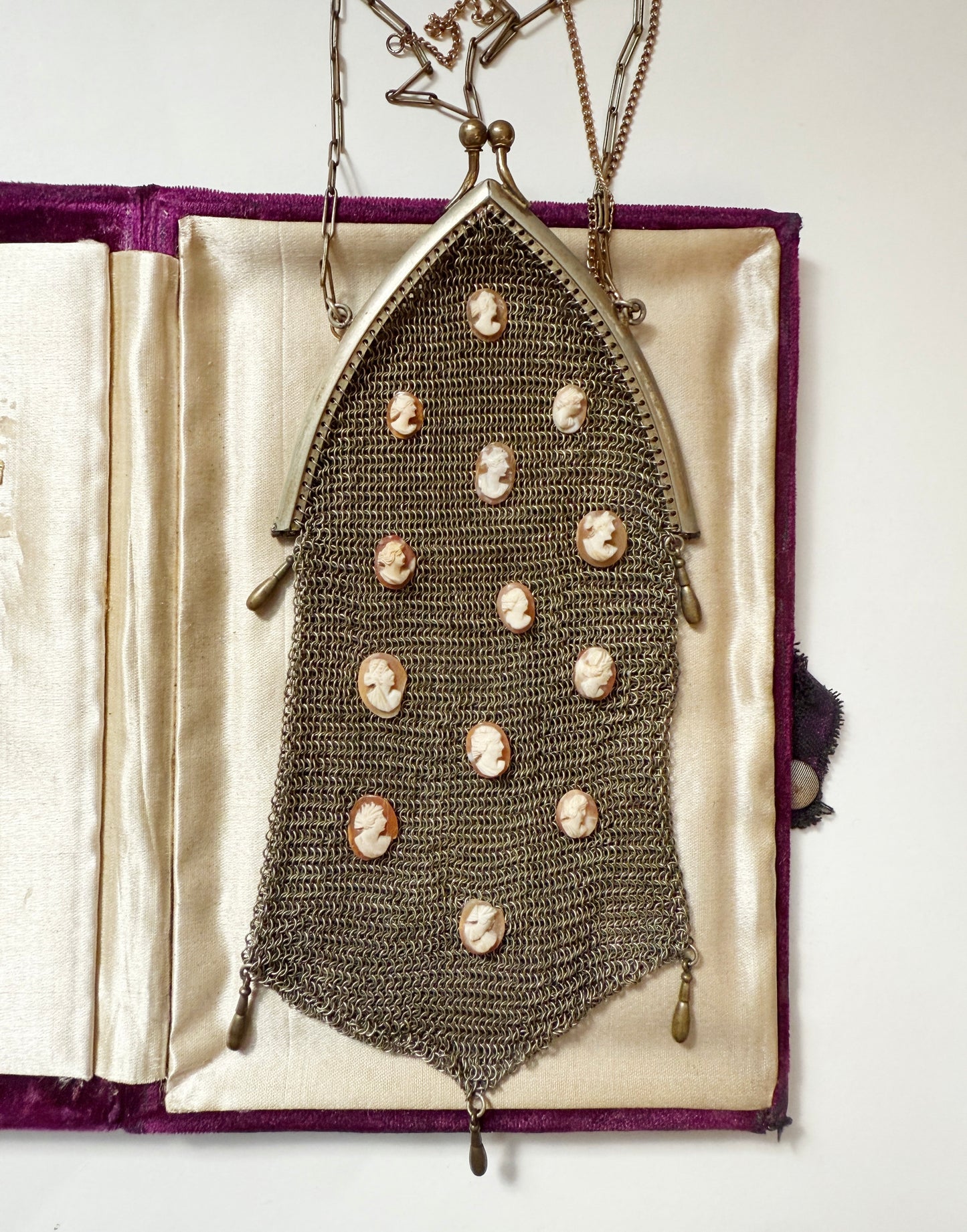 Antique cameo chainmail necklace purse