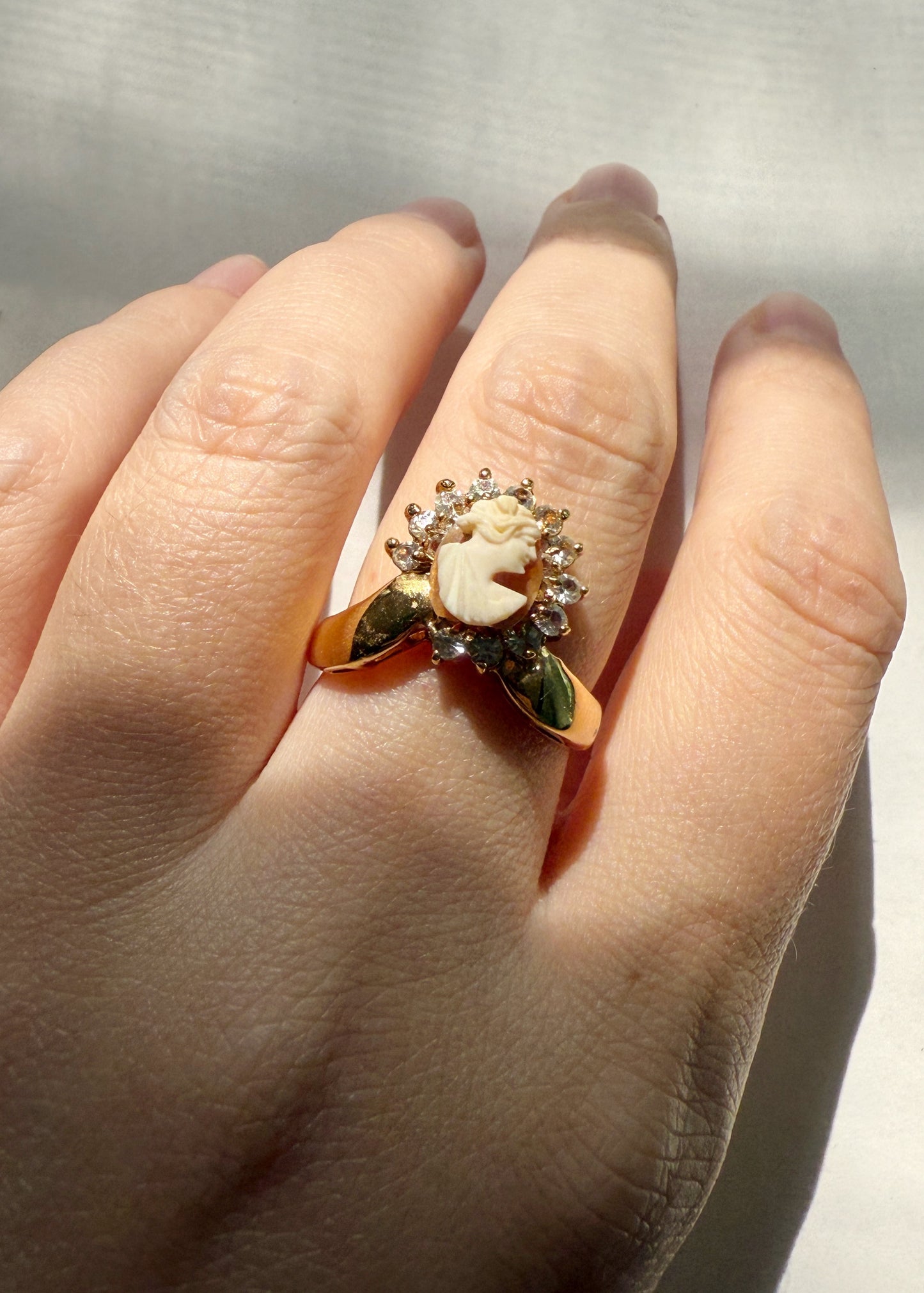 Cameo rhinestone ring