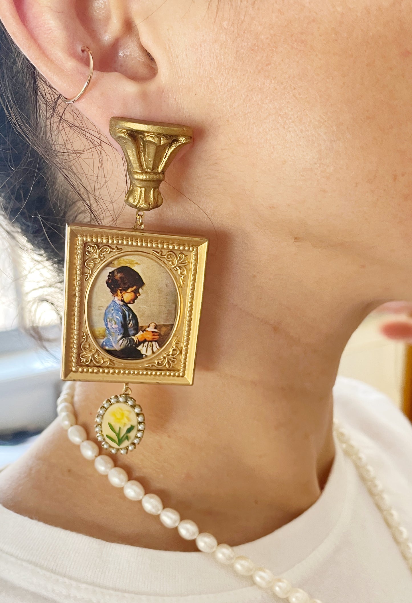 The gallery wall earrings