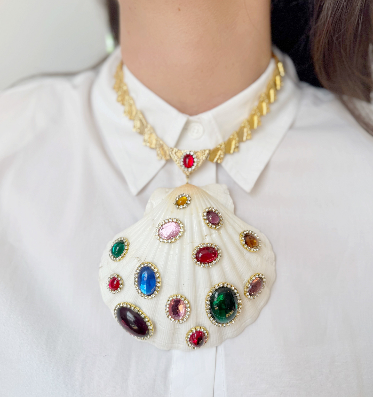 Rhinestone shell statement necklace