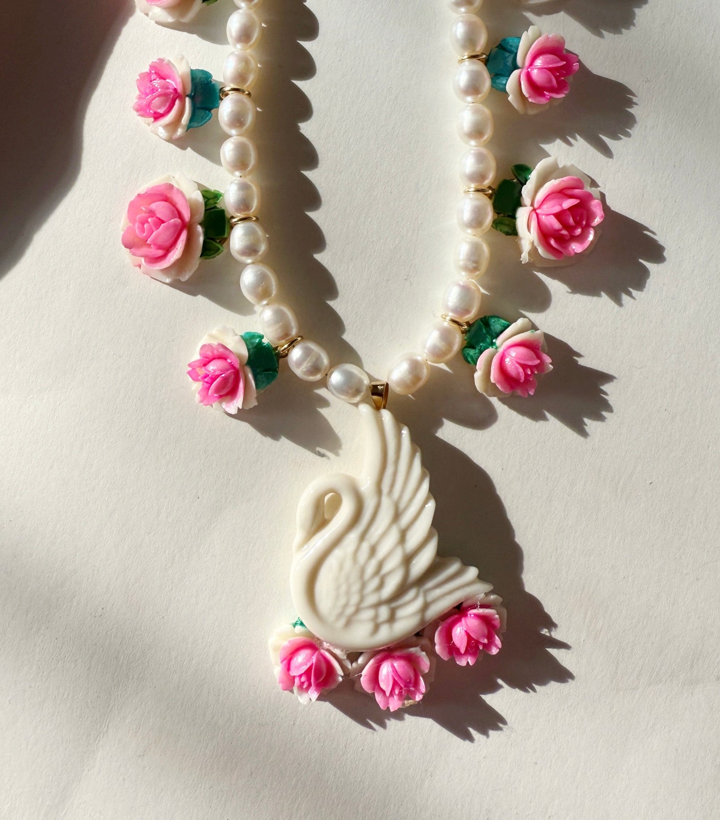Rose garden swan necklace