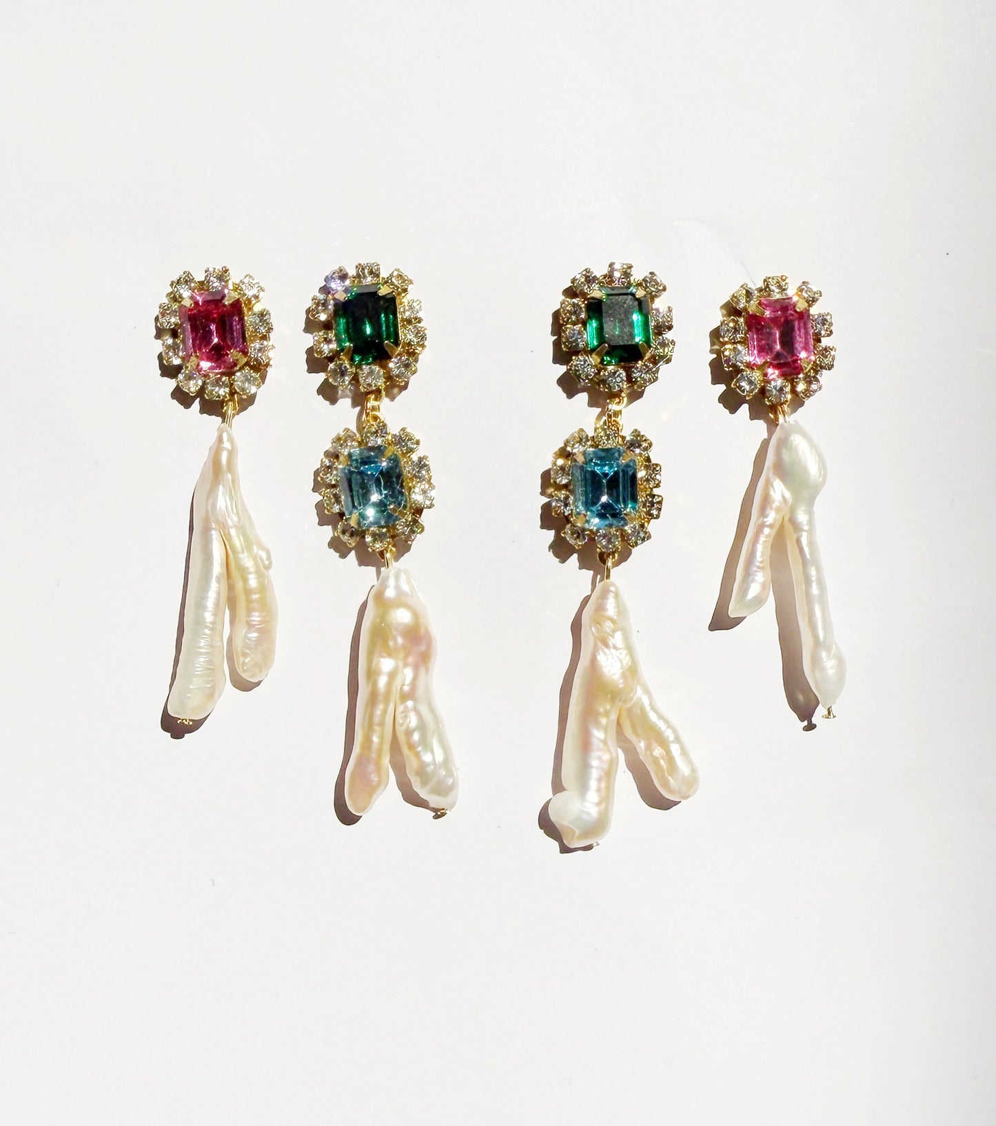 Electric rhinestone pink pearl studs