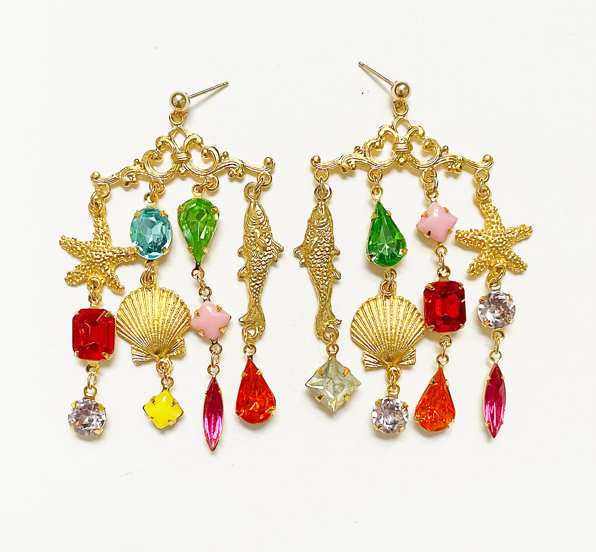 Charming fish earrings