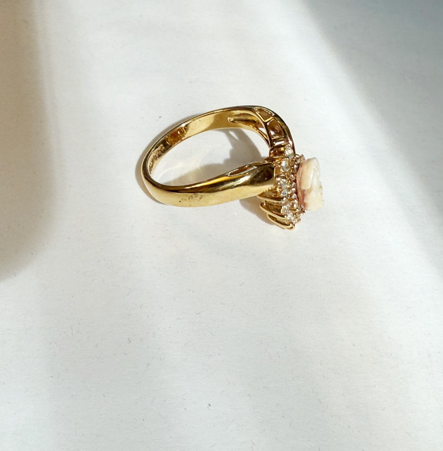 Cameo rhinestone ring