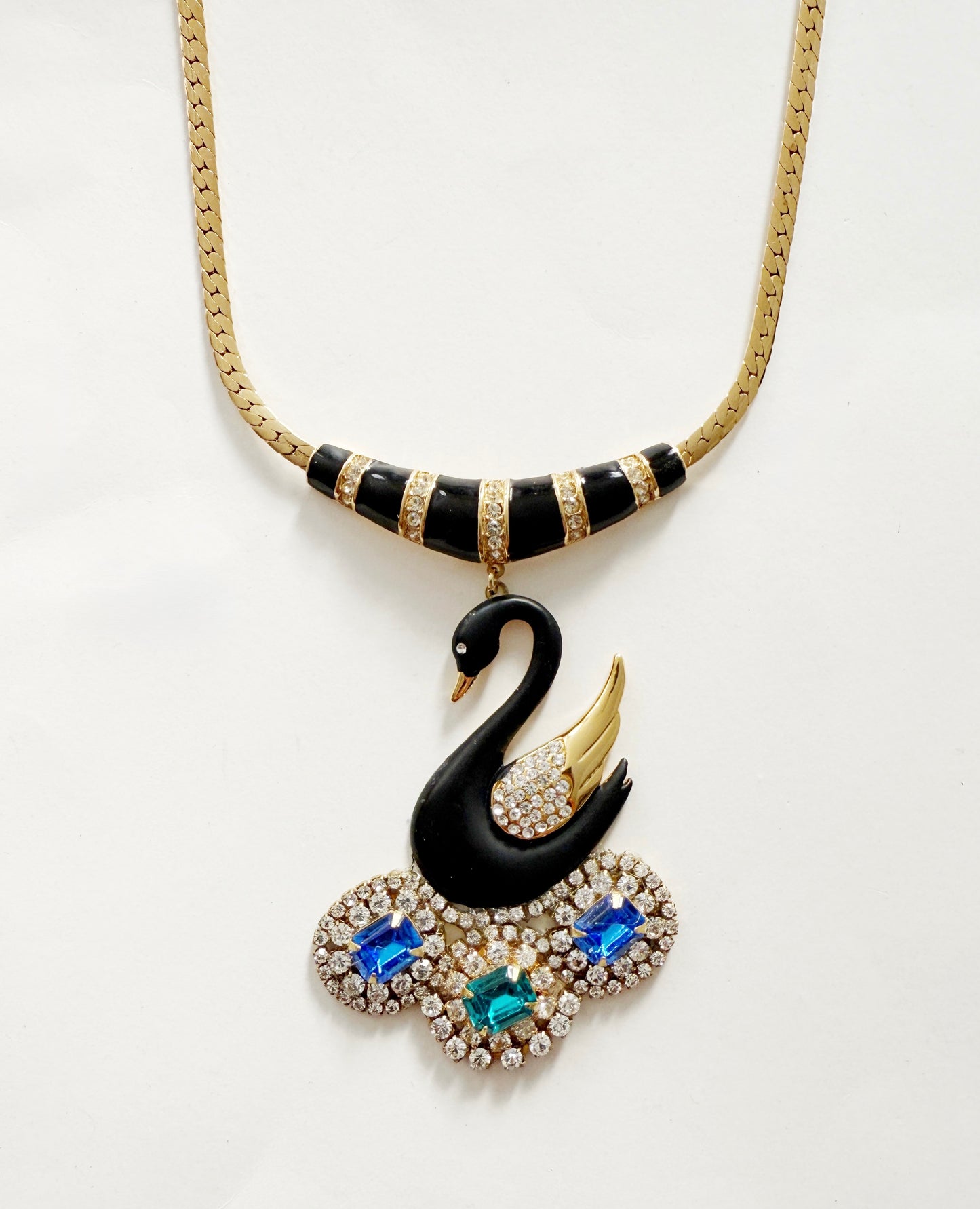 Swan lake necklace