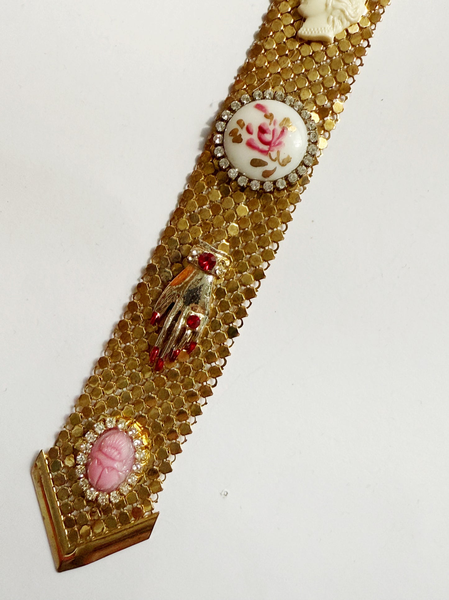 Gold mesh cameo disco tie necklace