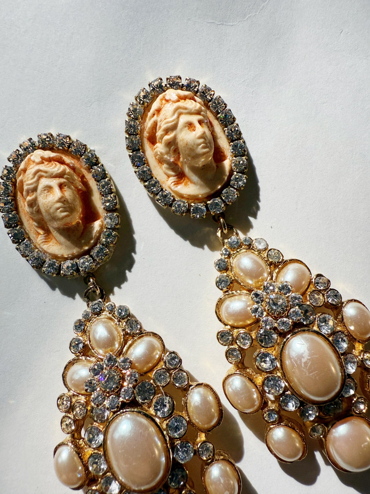 Regal rhinestone cameo