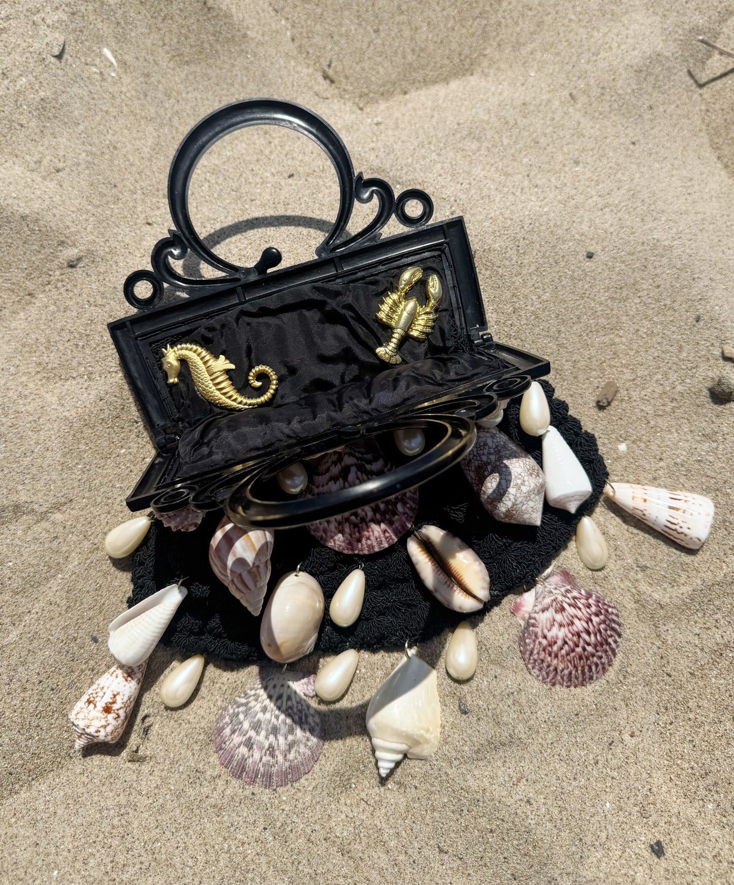 Goddess shell crochet purse
