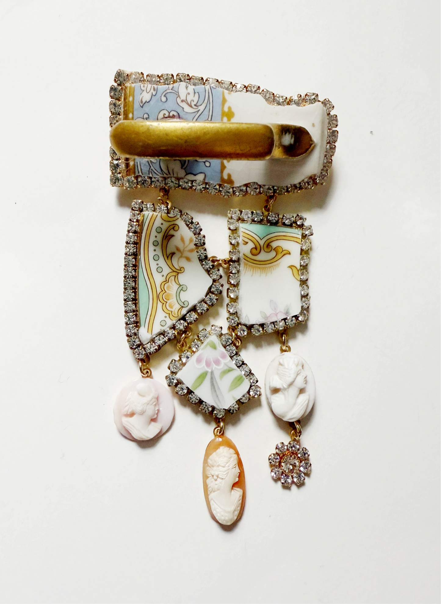 Tea time cameo brooch