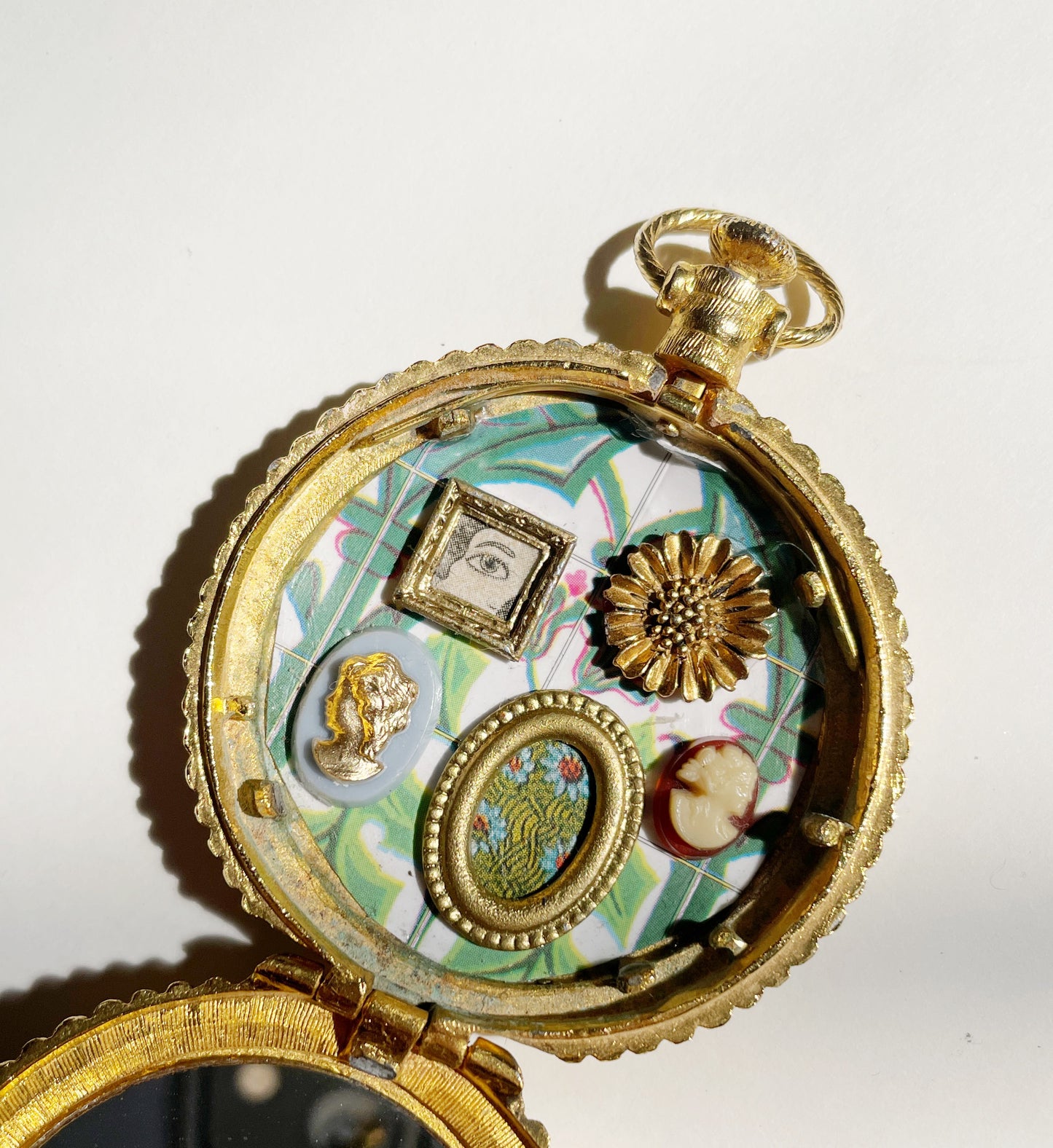 Miniature marvels cameo mirror