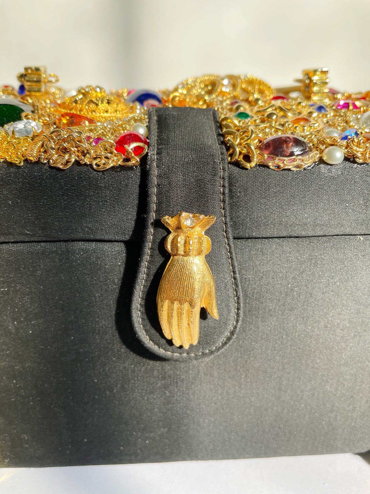 The treasure chest purse