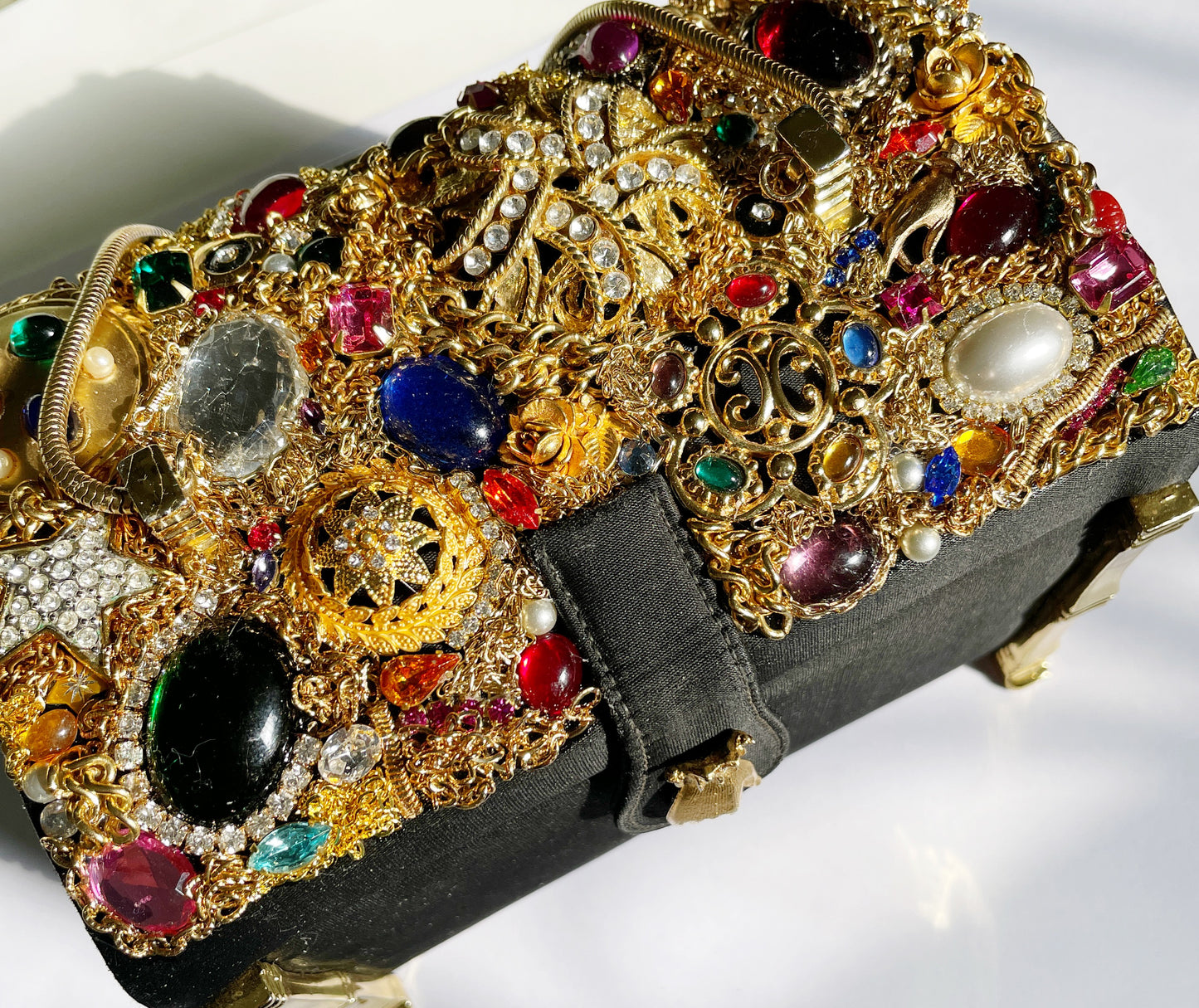 The treasure chest purse