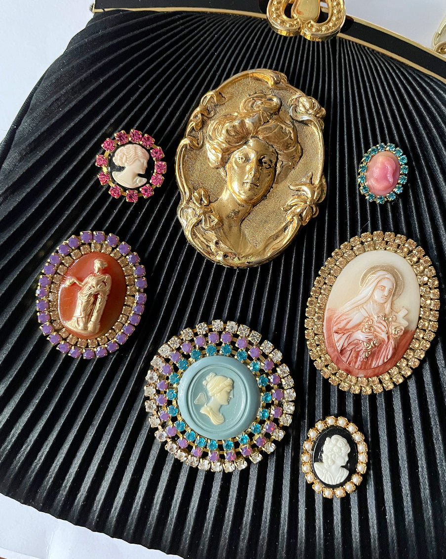 Cameo gallery wall purse