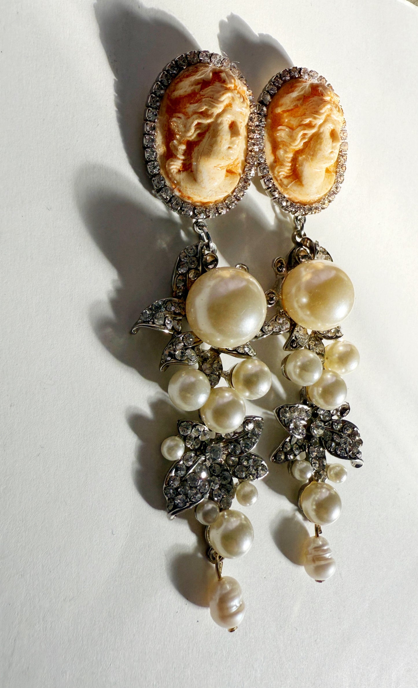Pearly rhinestone cameo earrings