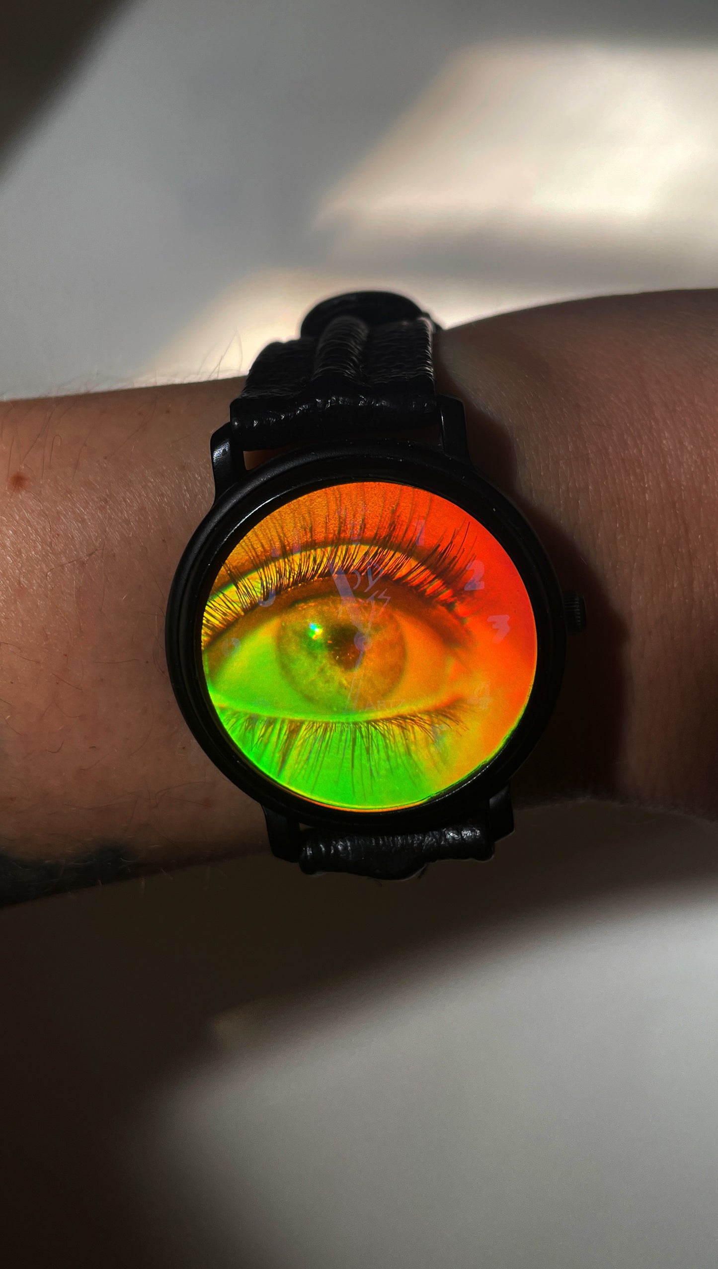 Vintage halogram eye watch