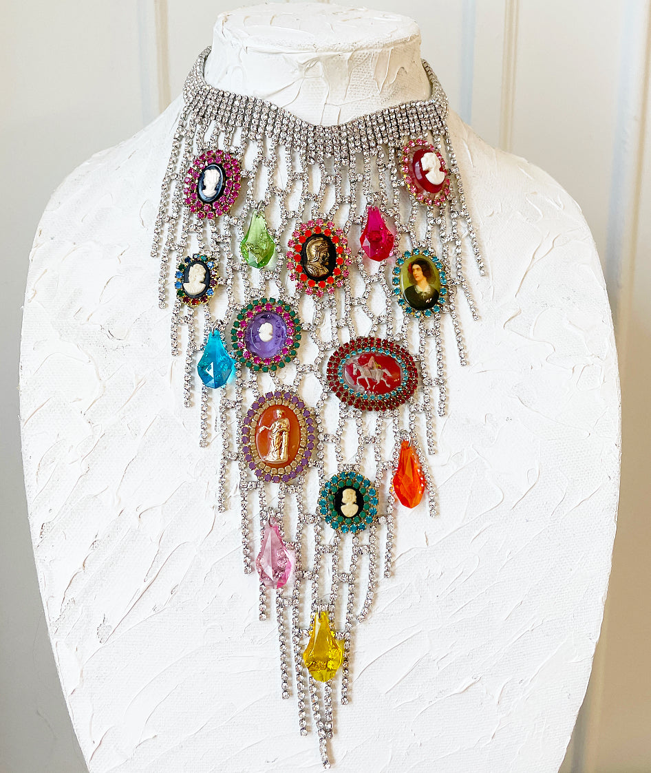 Colossal cameo necklace 2.0