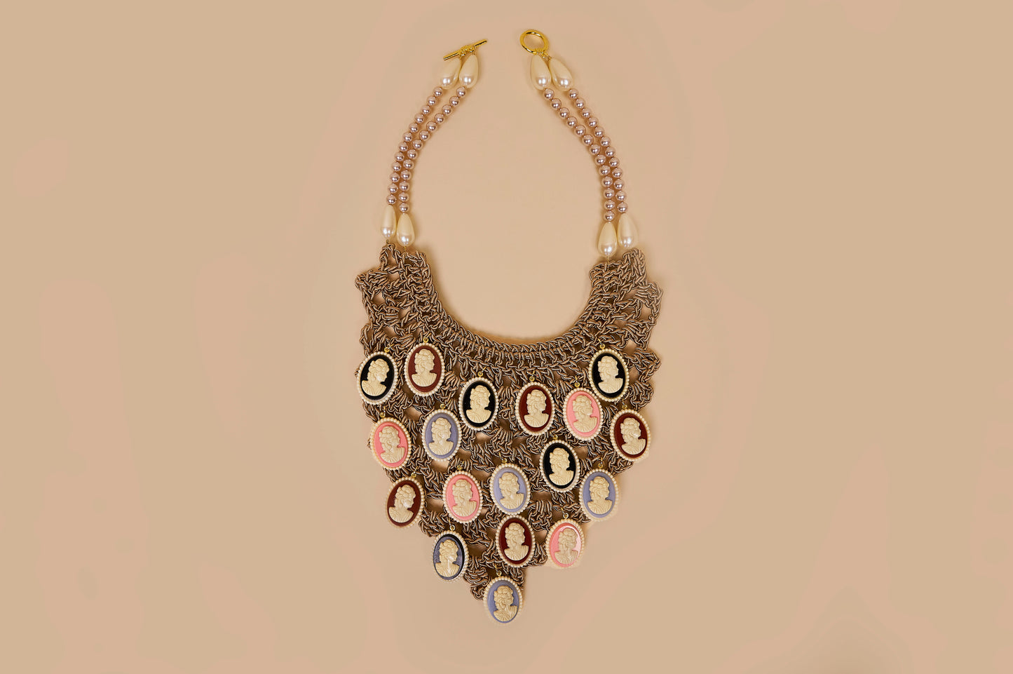 Colossal cameo necklace