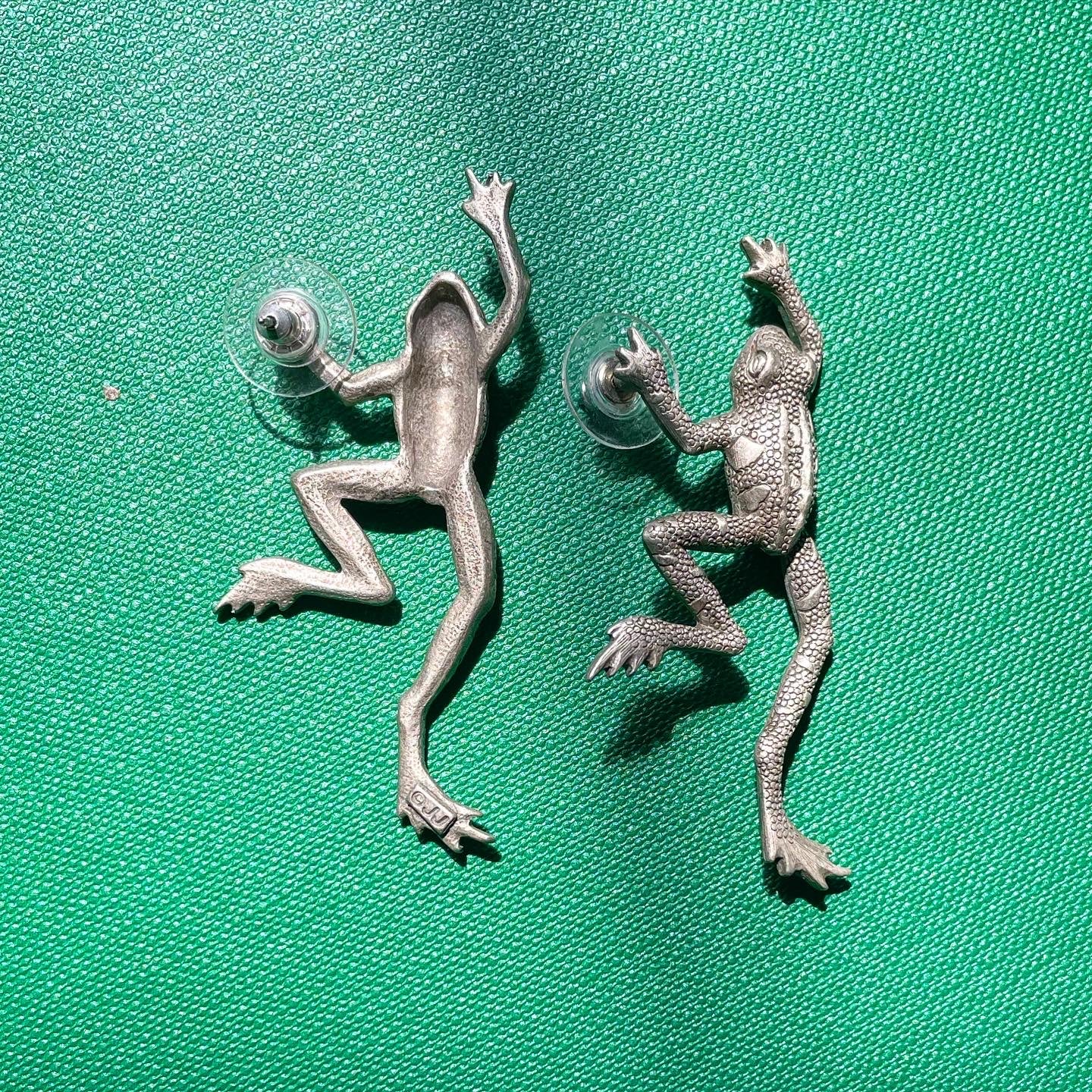 Vintage climbing frog earrings