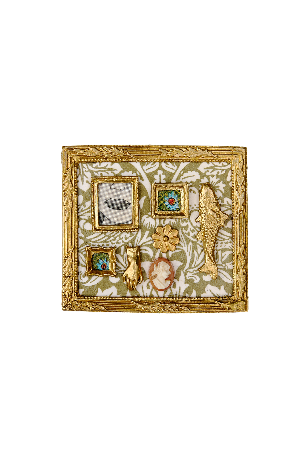 Gallery wall wallpaper brooch