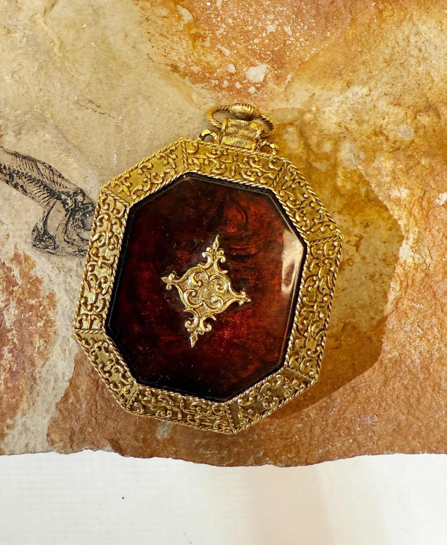 Gallery wall cameo compact mirror