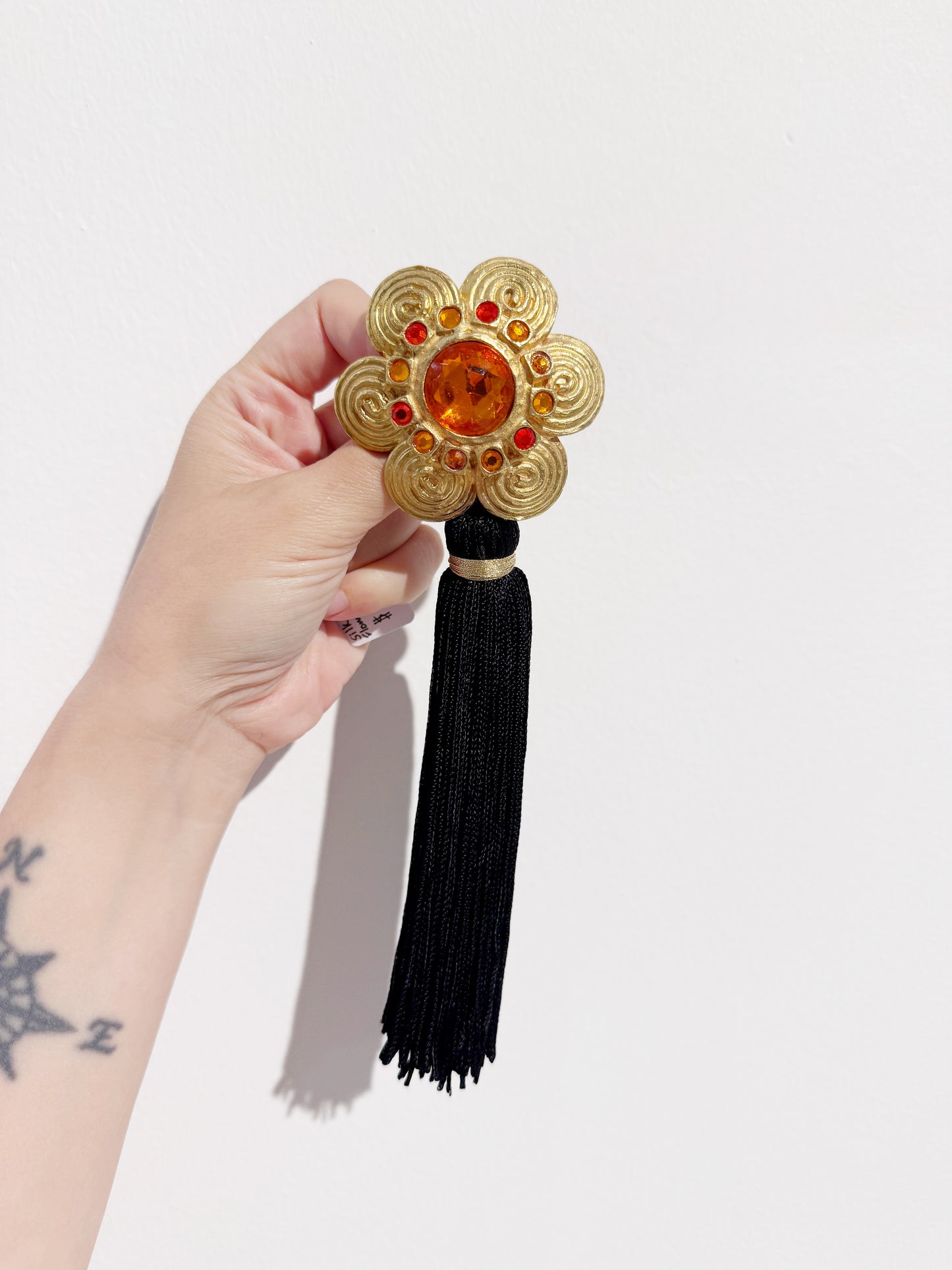 Gilded fringe purse and brooch combo