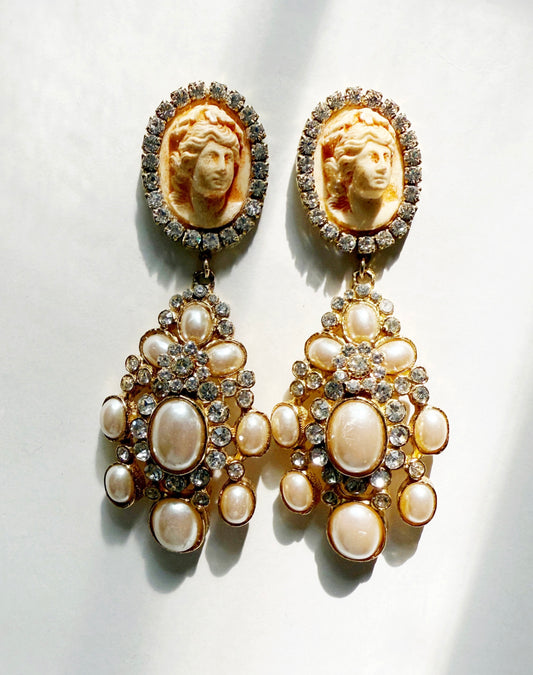 Regal rhinestone cameo