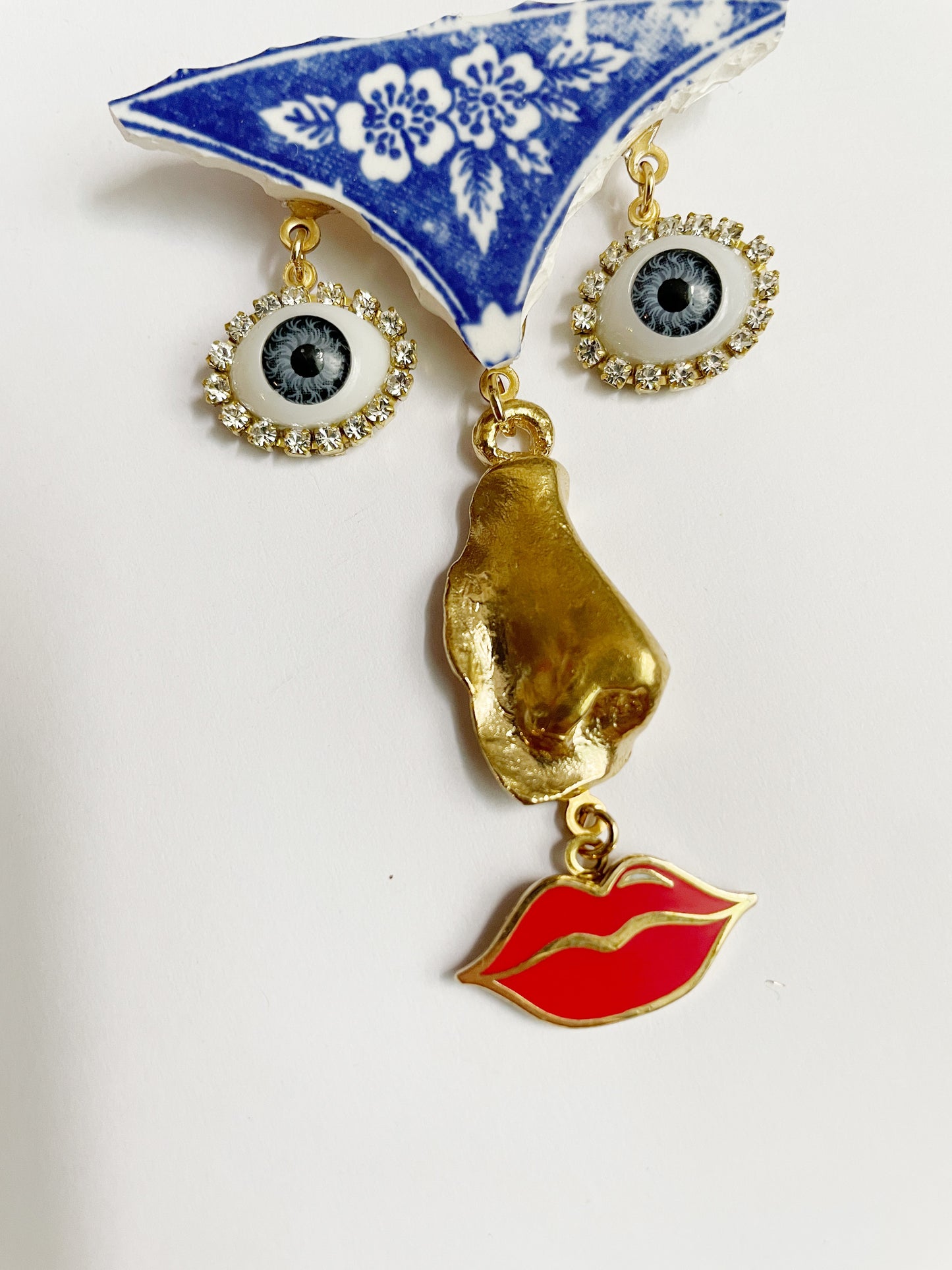 Ode to the master face brooch