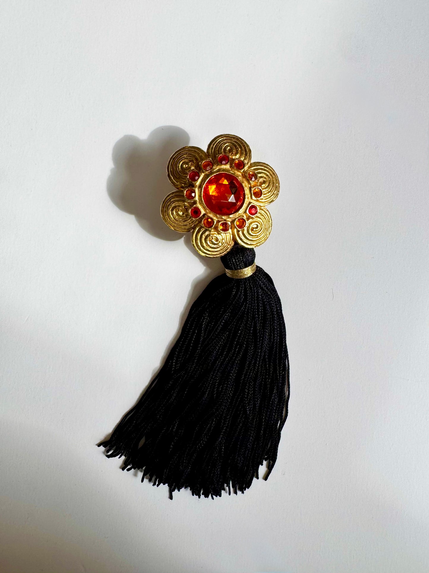 Gilded fringe purse and brooch combo