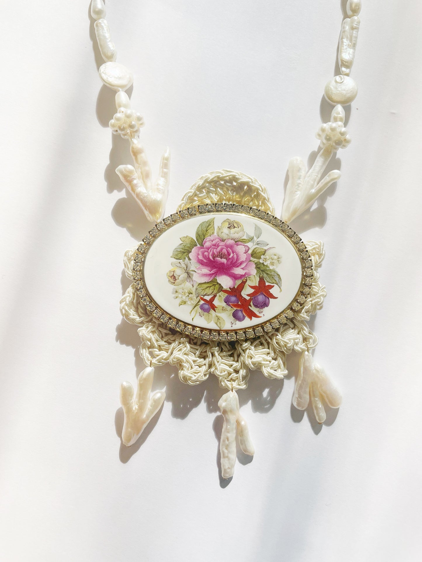 Rose garden pearl necklace