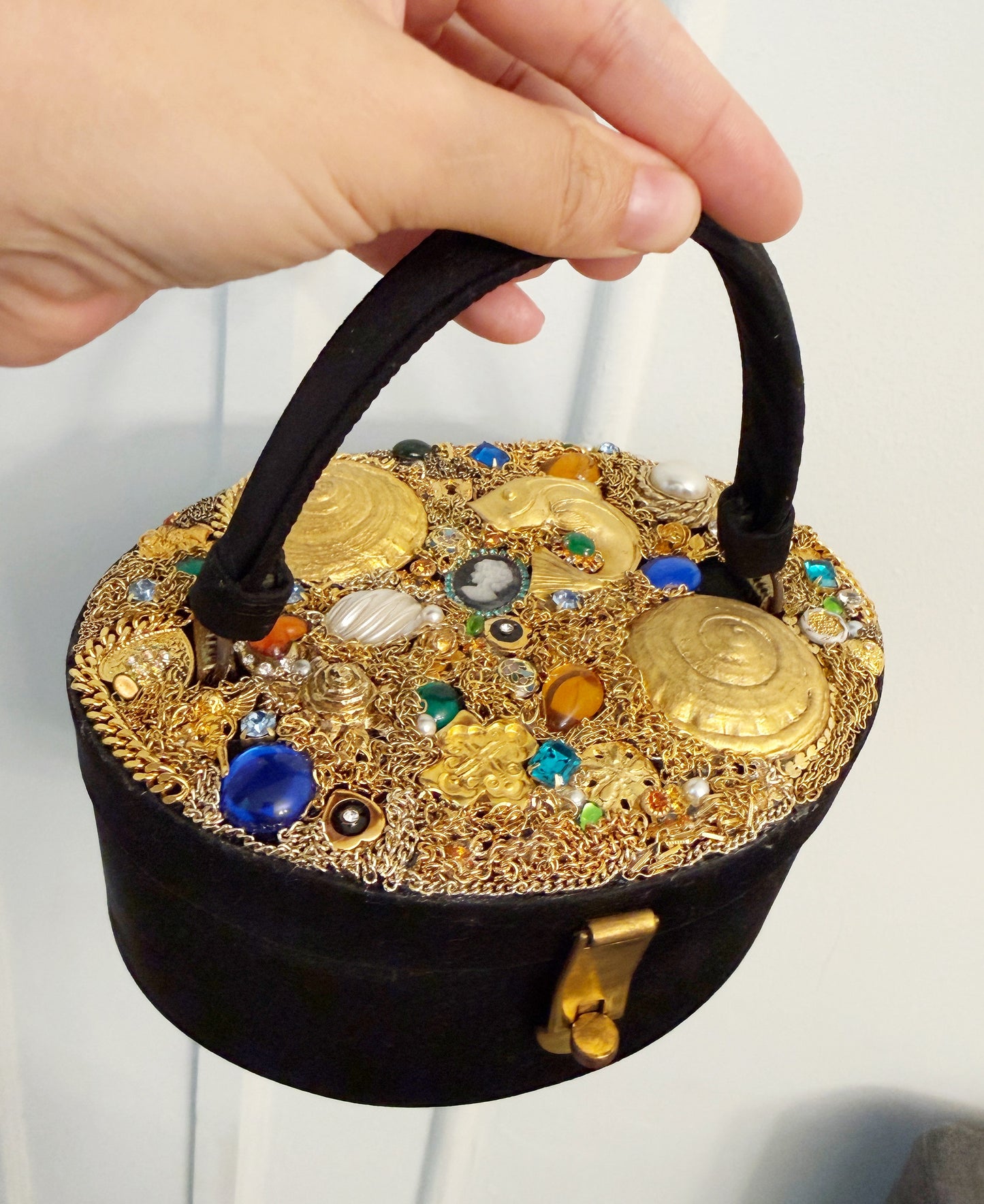 Hidden treasure purse