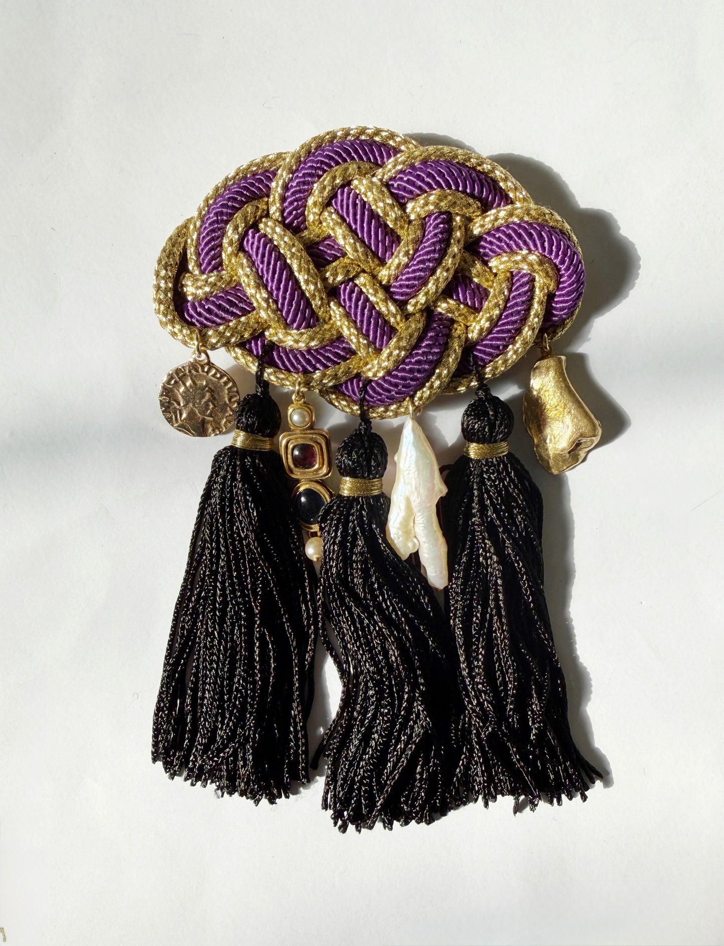 Nosey business knot tassel brooch