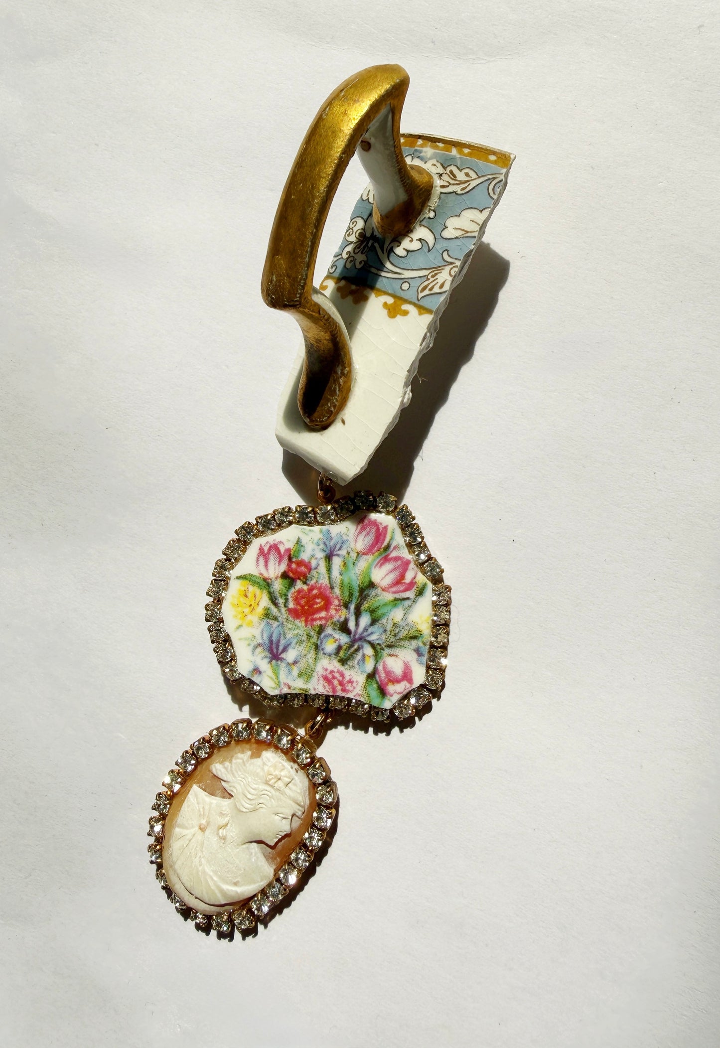 Tea time cameo brooch