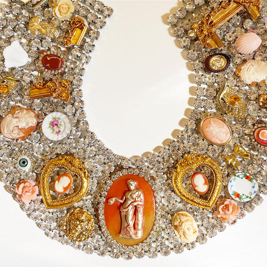 Grandeur cameo necklace