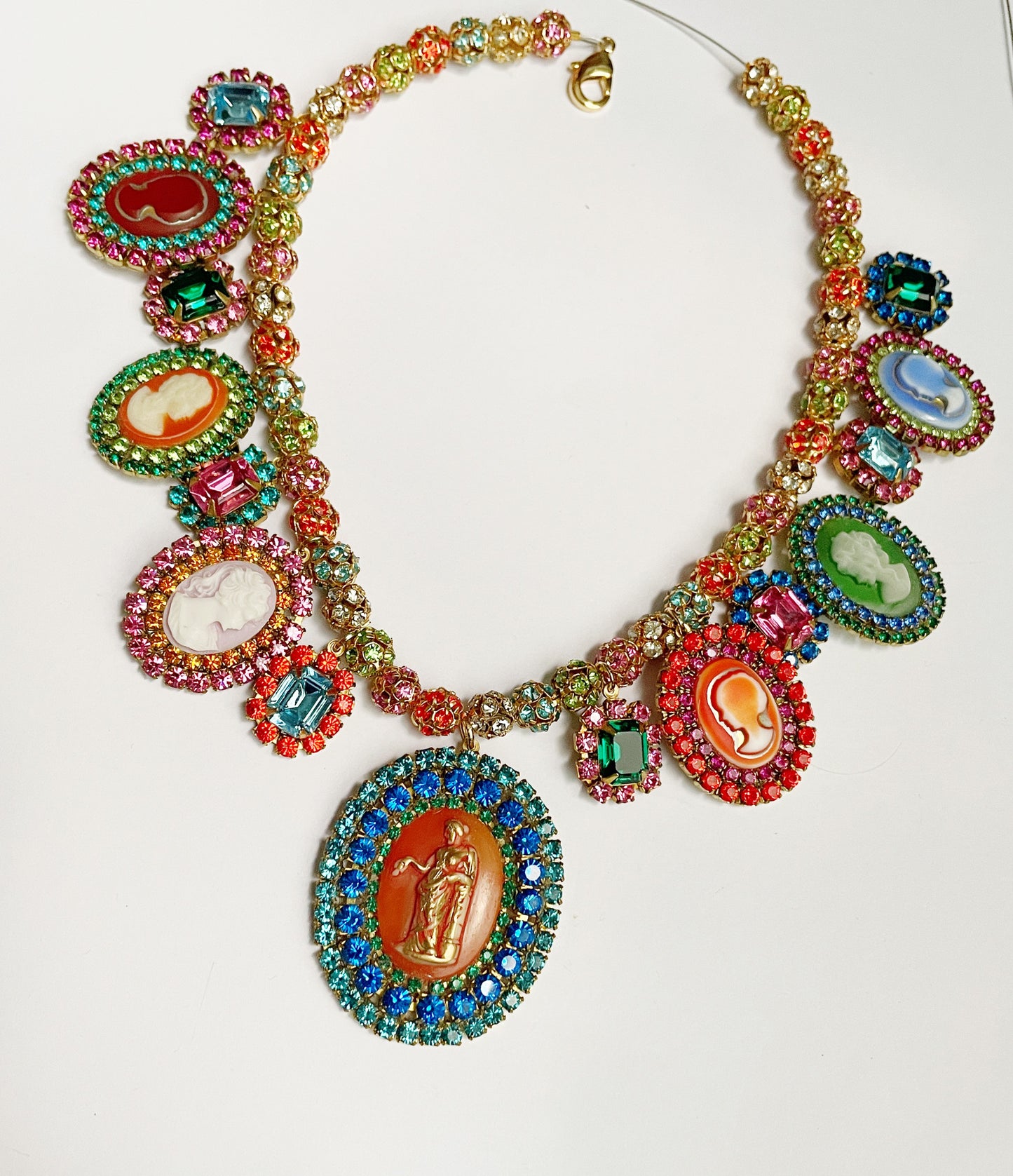 Rainbowland cameo necklace