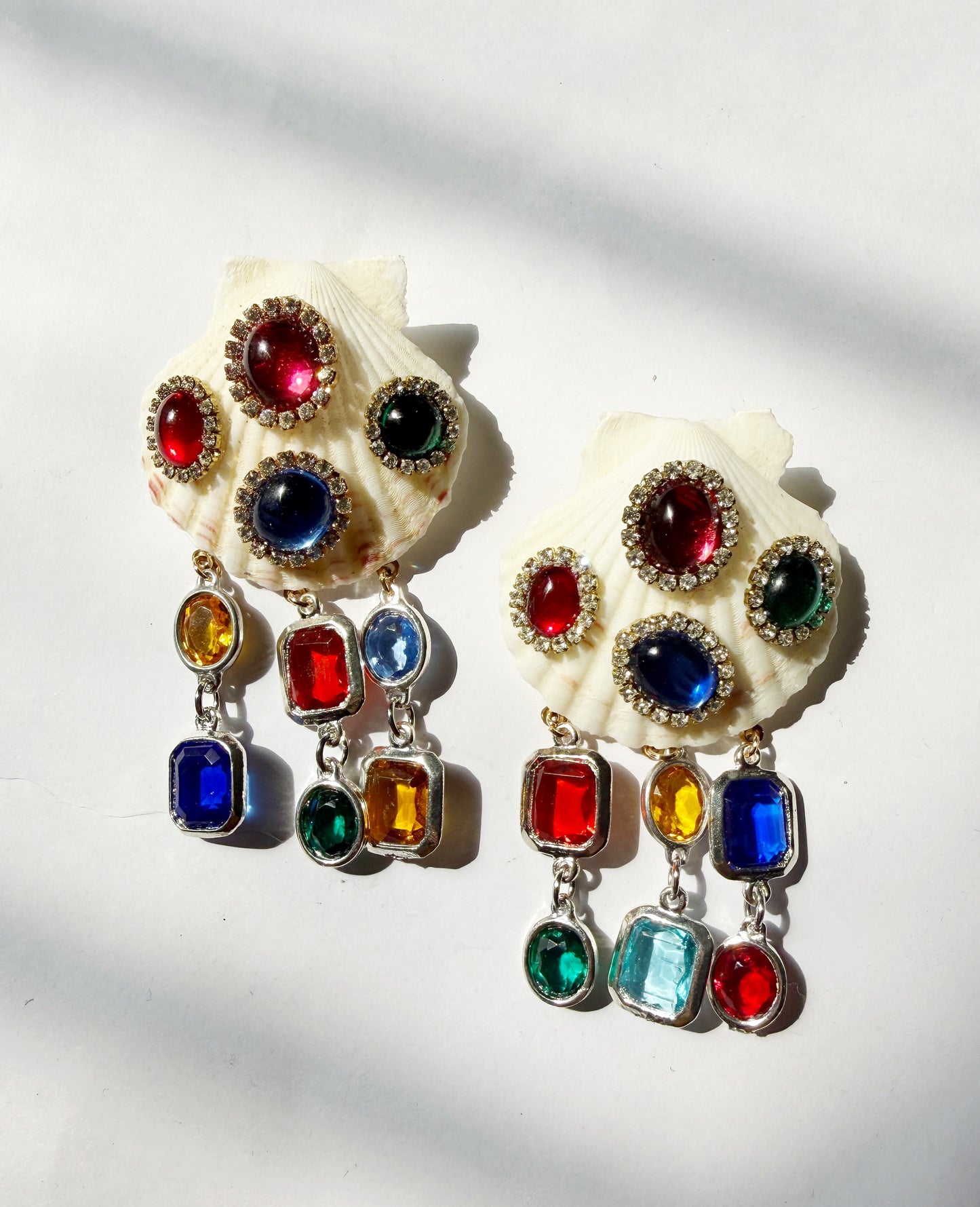 Colossal shell earrings