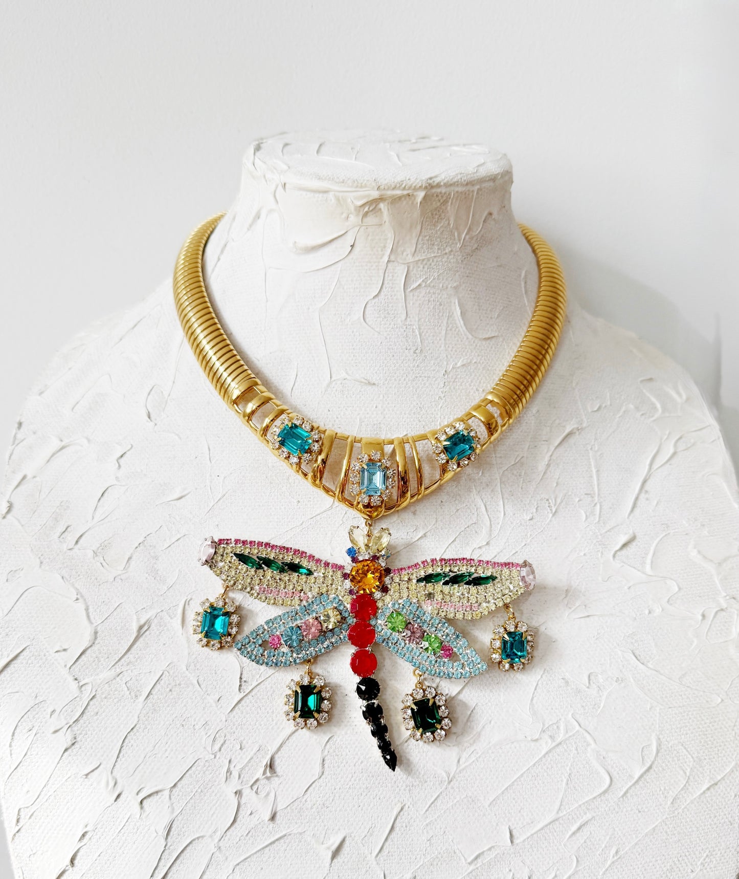 Dreaming of blue dragonfly rhinestone choker