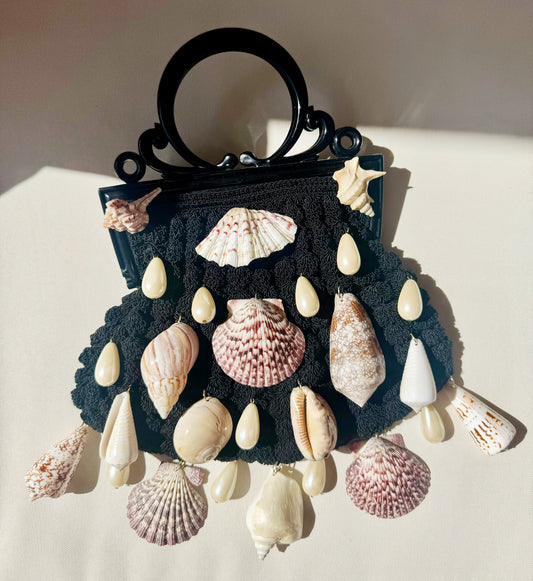 Goddess shell crochet purse