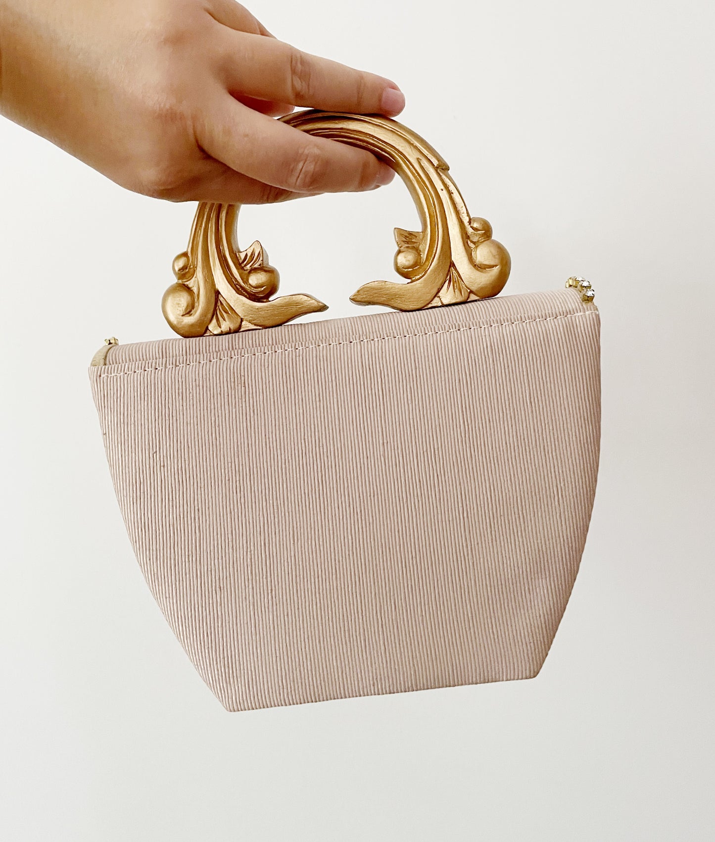 Garden gallery wall purse