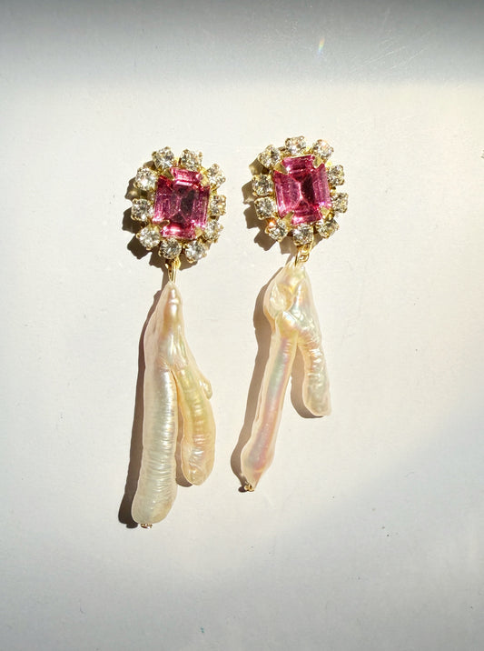 Electric rhinestone pink pearl studs