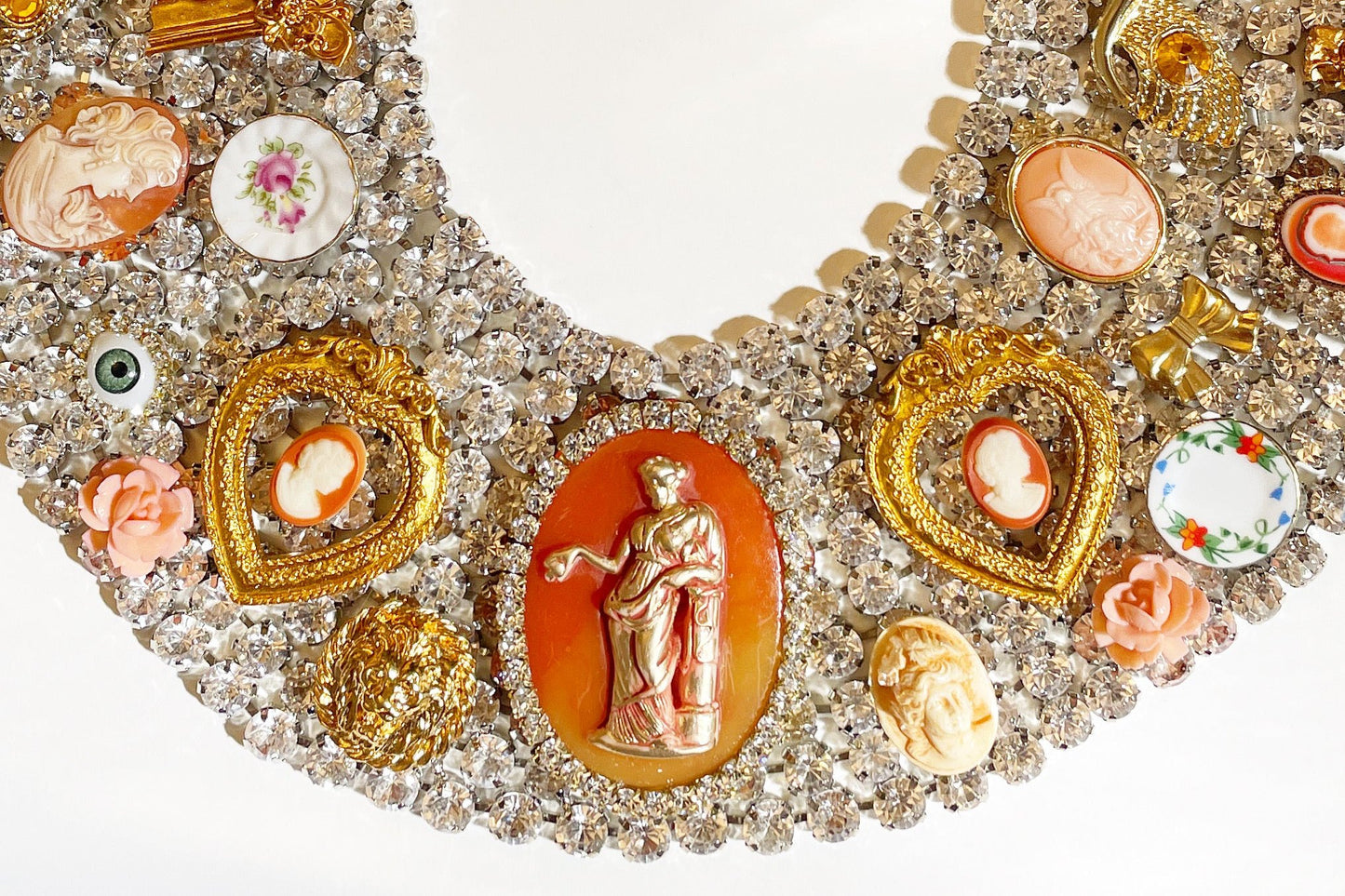 Grandeur cameo necklace