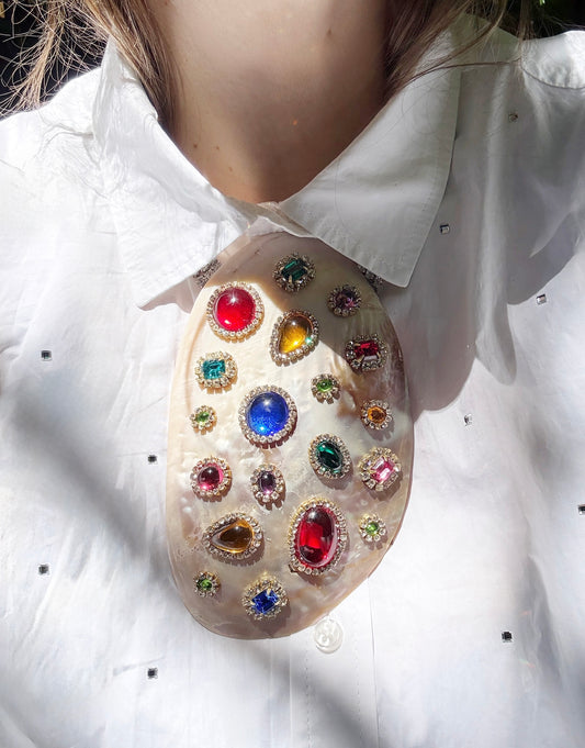 Statement rhinestone shell necklace