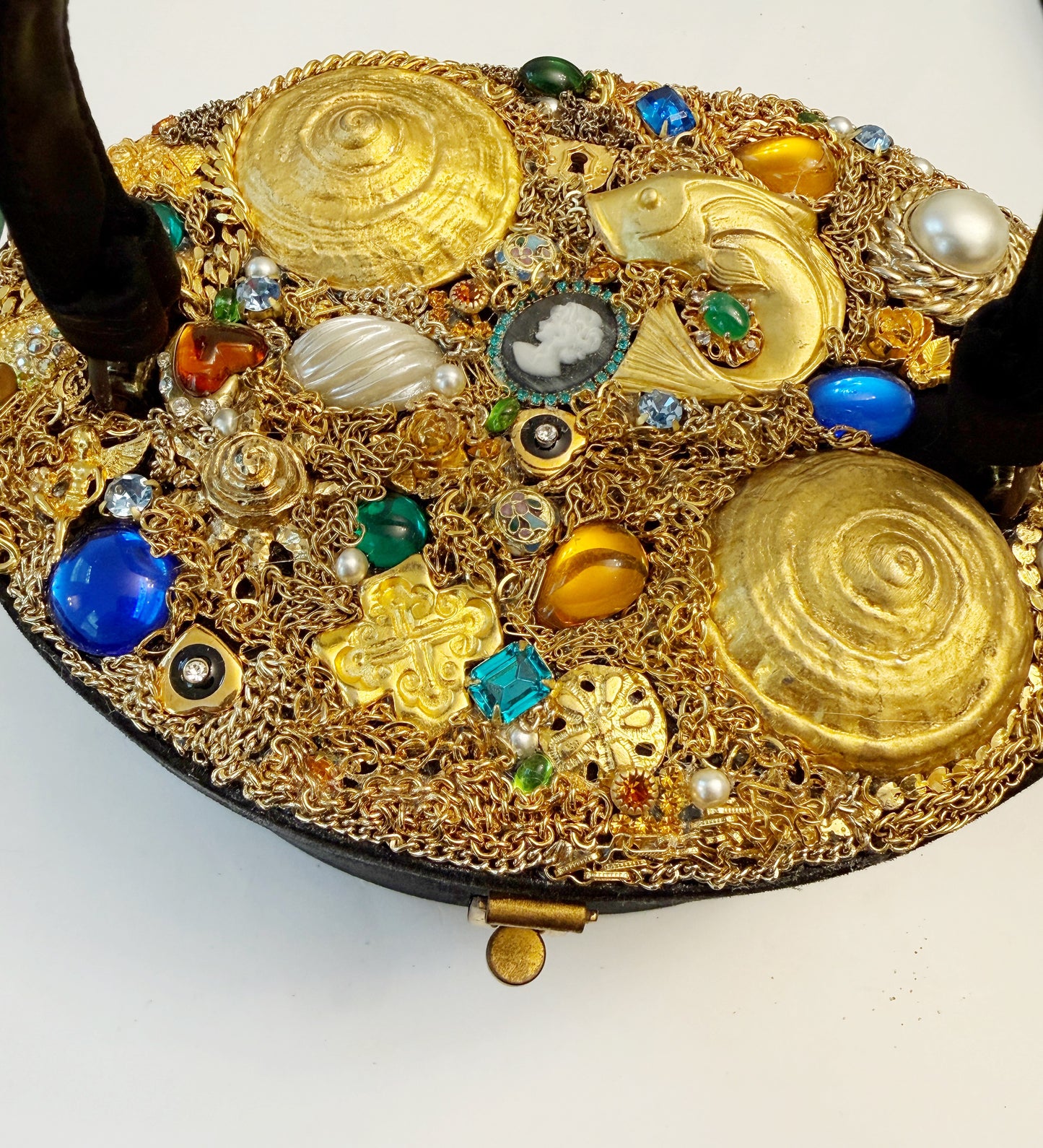 Hidden treasure purse