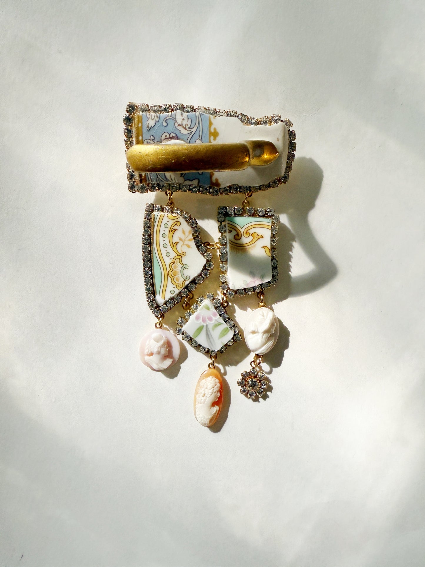 Tea time cameo brooch